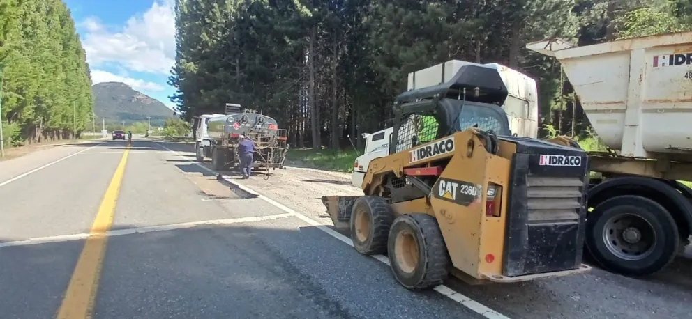 Solicitan disminuir la velocidad en las zonas de trabajo y respetar las indicaciones de los banderilleros. Foto: Vialidad Nacional