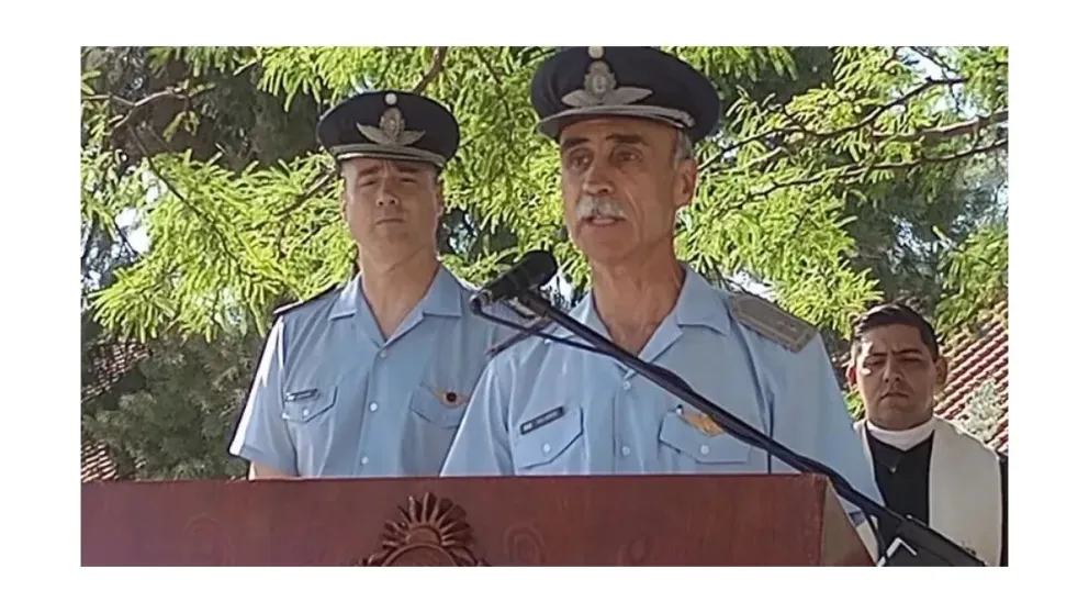La designación del nuevo titular de la Fuerza Aérea trajo consigo cinco bajas de altos rangos en la institución. Foto: ilustrativa.