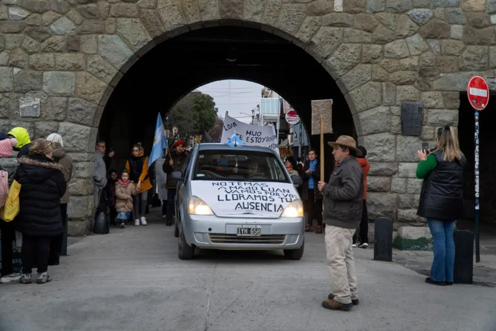 Las marchas por Loan en Bariloche se realizan desde agosto. Foto: Marcelo Martínez.
