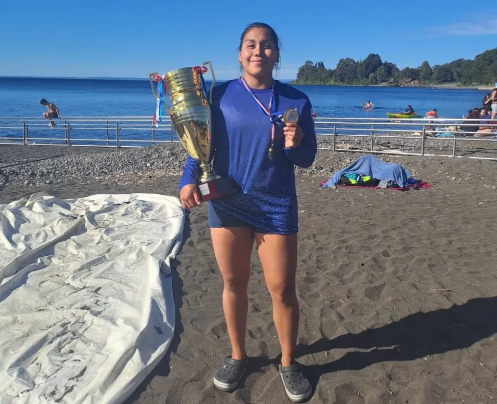 Mayte Puca y el regreso a casa con otro hermoso trofeo y un gran triunfo. Foto: gentileza.