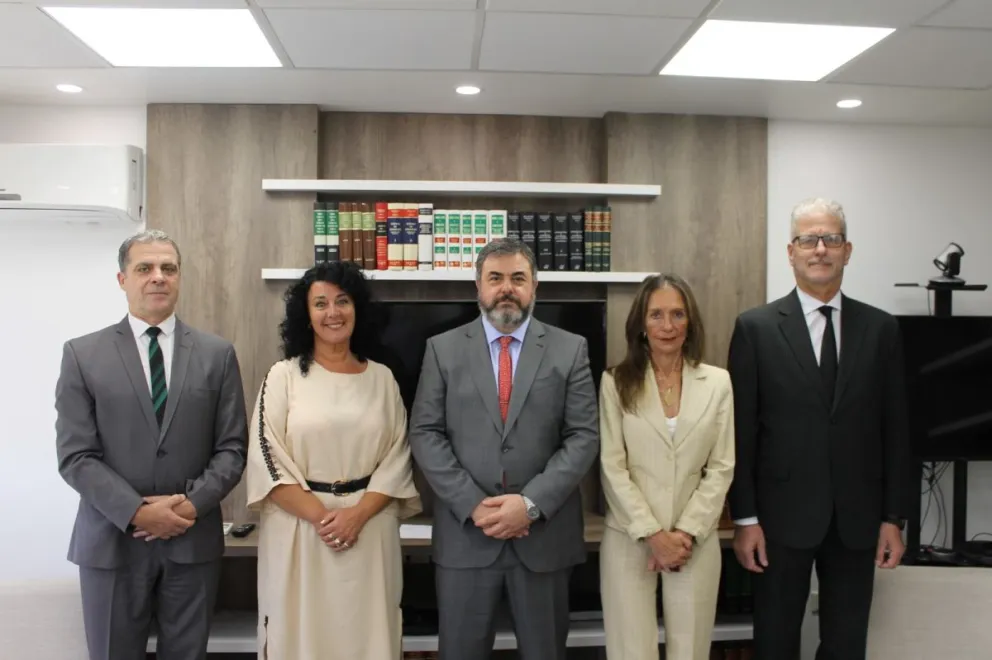De izq. a der.: Apcarián, Criado, Ceci, Piccinini y Barotto. Foto: gentileza