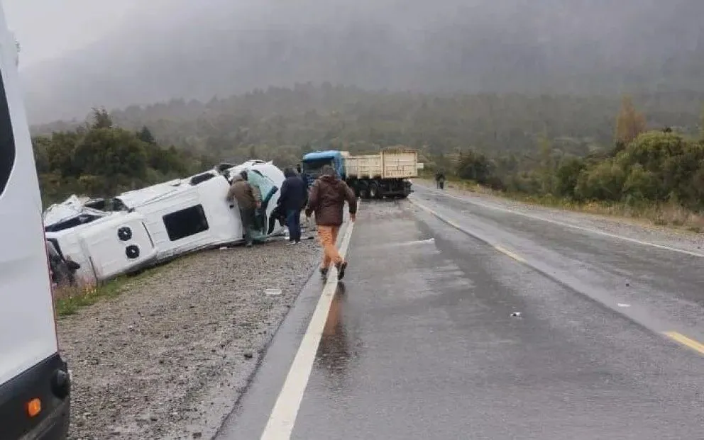 El fatal accidente ocurrió el sábado 11 de noviembre por la mañana en la ruta 40, camino a Vila La Angostura. Foto: archivo.