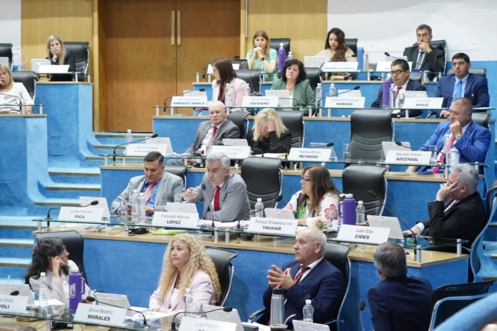 El debate del presupuesto duró ocho horas hasta su aprobación. Foto: Legislatura RN