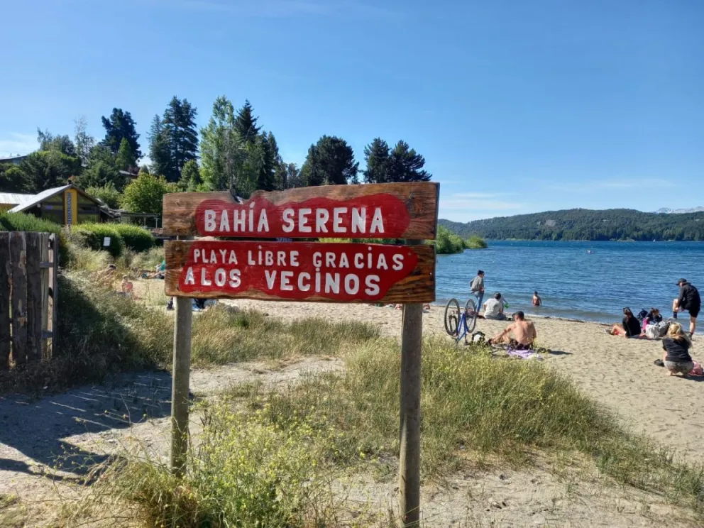 El cartel fue colocado en el año 2014. Foto: Gentileza.