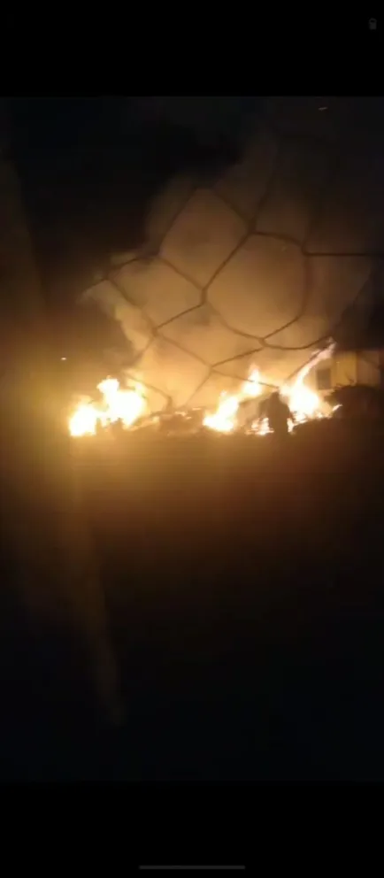 Una casa y un galón sufrieron pérdidas totales.  