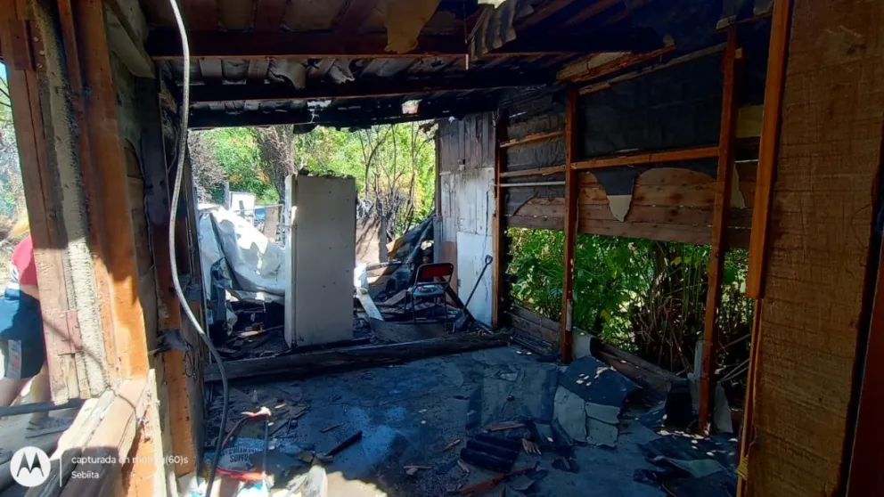 El incendio se habría iniciado por un cortocircuito en la instalación eléctrica. Foto: Gentileza.