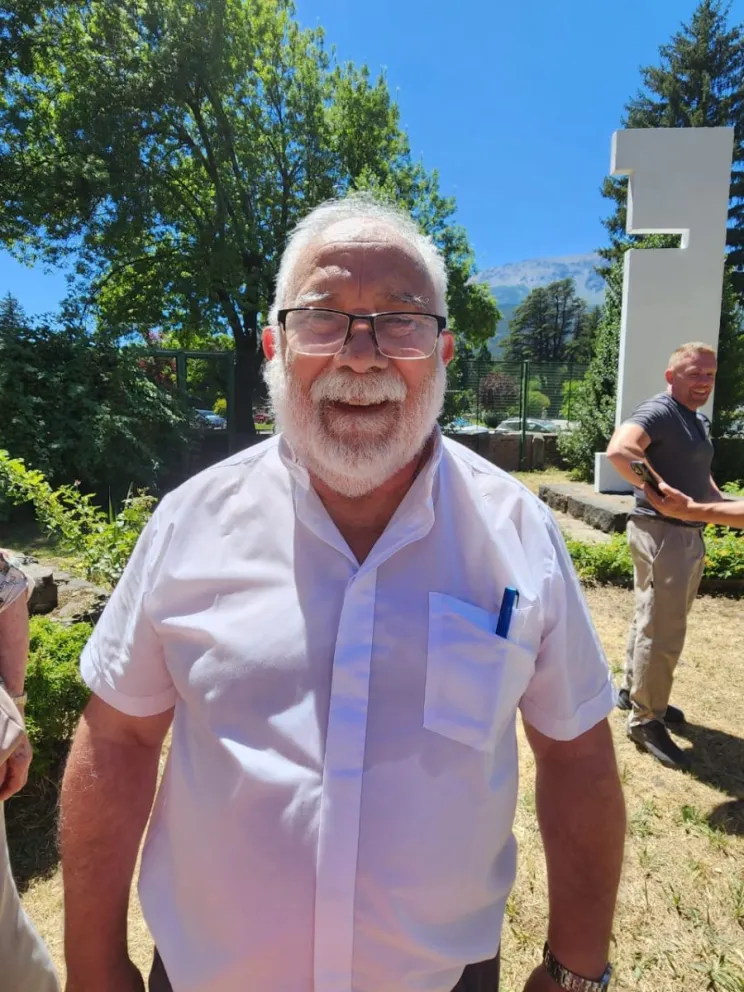 El padre Pepe seguirá ligado a Emaús pero no de la misma manera que lo hacía mientras vivía en Bariloche. Fotos: ANB