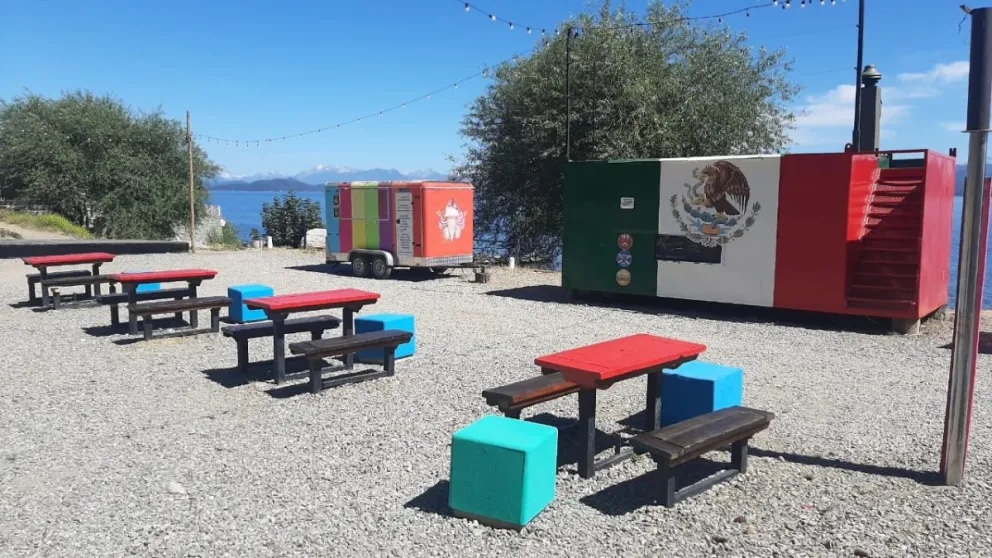 El Paseo del Lago está en la Costanera Av. 12 de Octubre, desde Palacios a Onelli. Foto: Bariloche informa.
