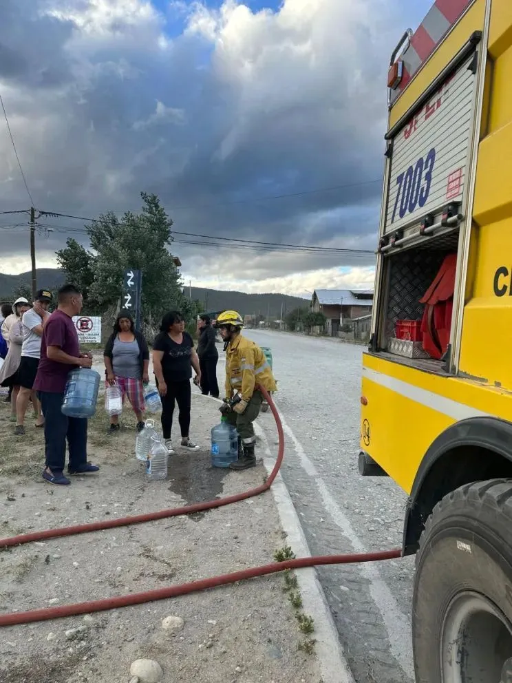 Una veintena de barrios sin agua desde hace más de 3 días. 