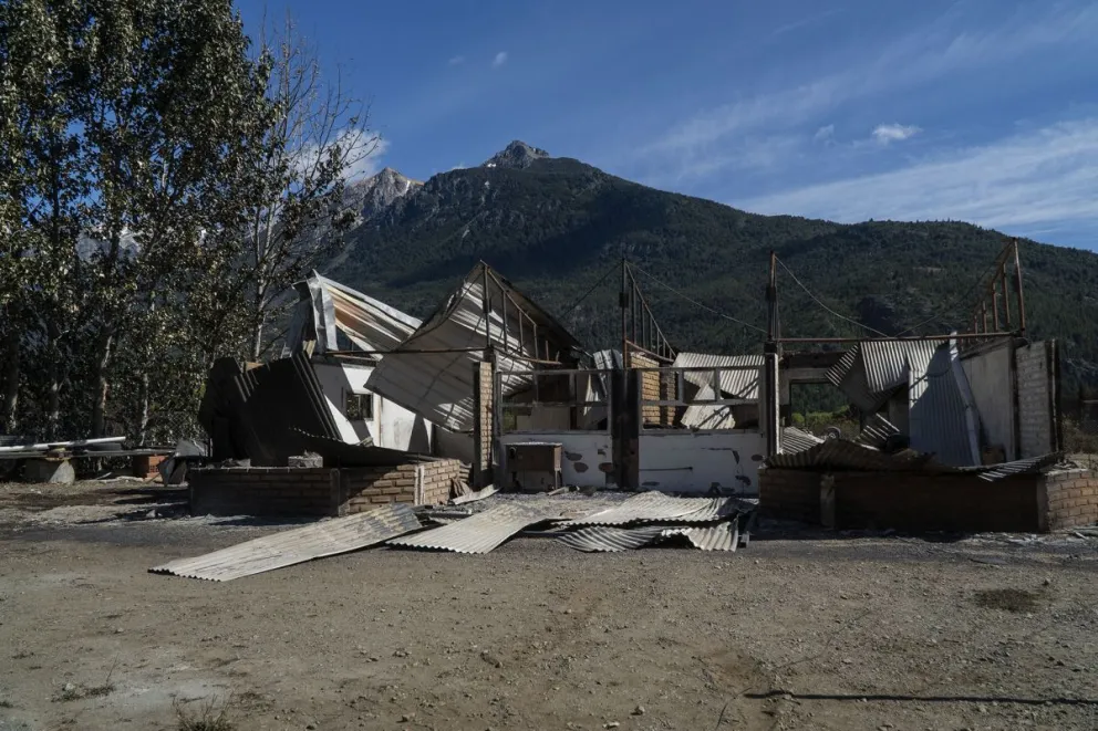 Una de las casas destruidas por el fuego. Foto: Marcelo Martínez