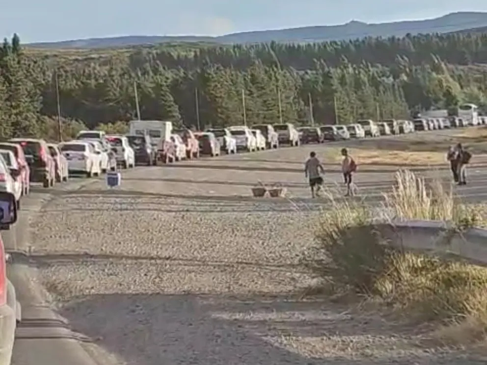 Las demoras en Dina Huapi fueron de largas horas. Foto: gentileza.