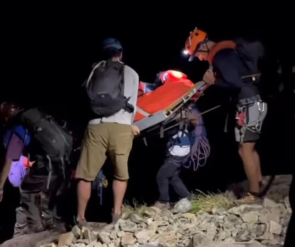 En total se movilizaron 12 brigadistas de la CAX. Foto: captura @caxbariloche