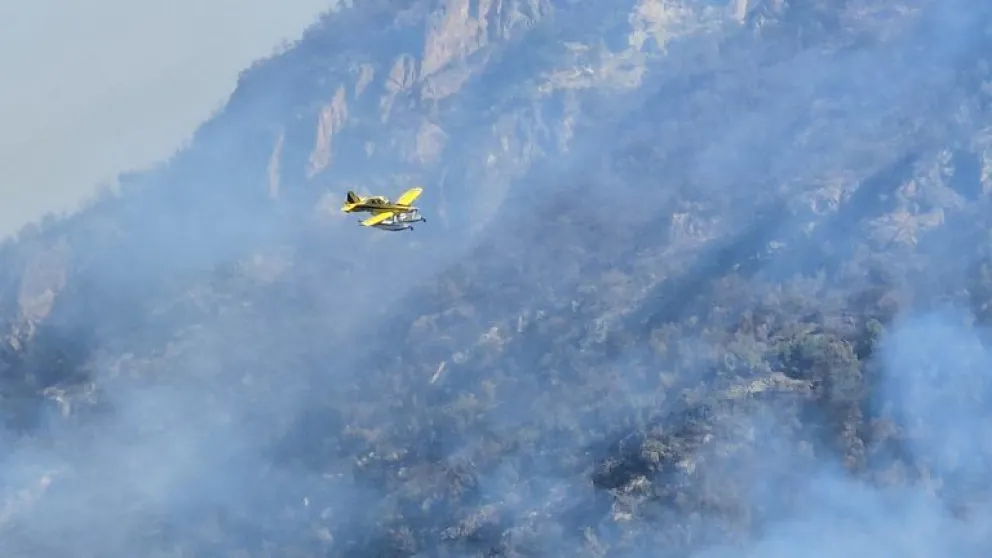 El incendio ya consumió unas 7 mil hectáreas. Fotos: gentileza Parque Nacional Nahuel Huapi.