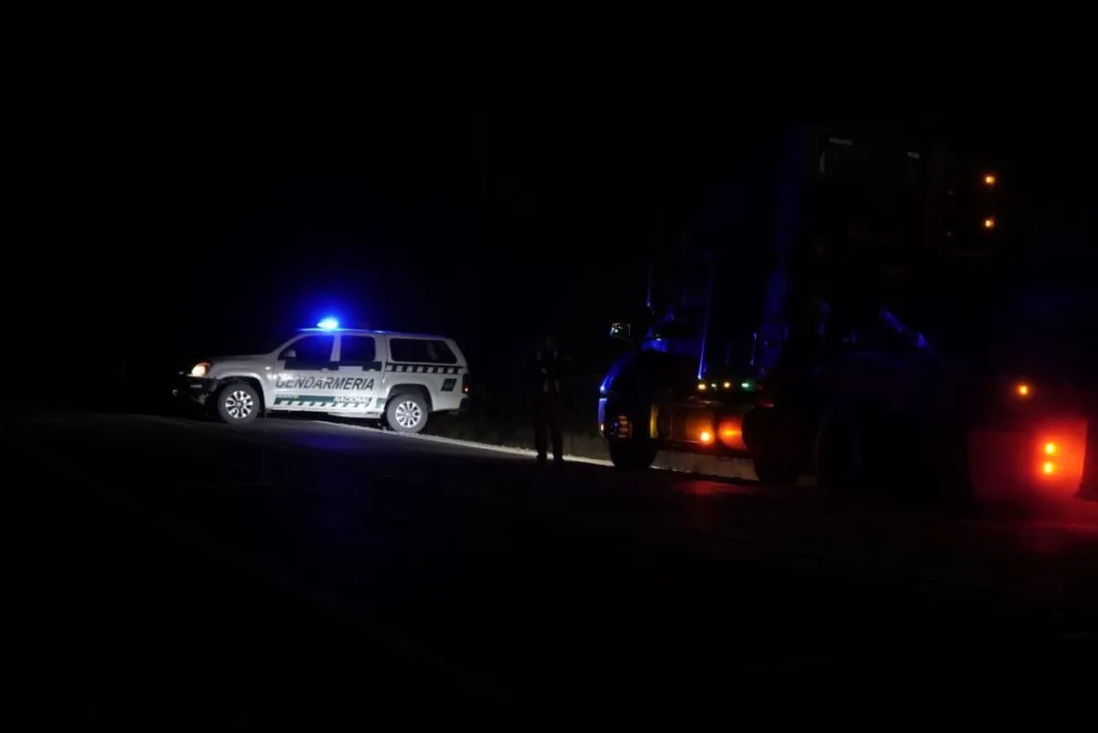 El tránsito se encuentra cortado a la altura de Villegas. Foto: Marcelo Martínez.