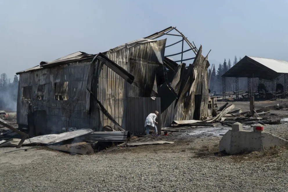 Luego de las llamas, queda el escenario devastador de un incendio. Foto: Marcelo Martínez.