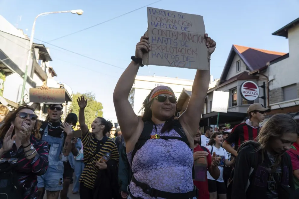 La movilización tuvo una extensión de casi cinco cuadras de largo. Foto: Marcelo Martínez.