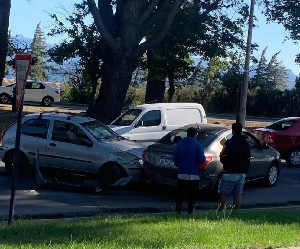 El accidente solo tuvo daños materiales. Foto gentileza