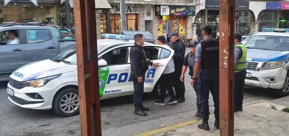 El hombre fue detenido en la vía pública. Foto: Policía de Río Negro.