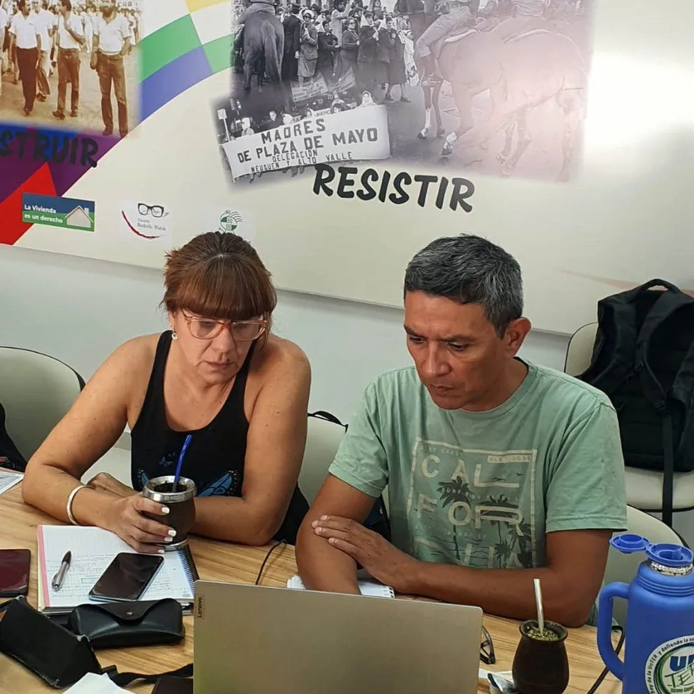 UnTER aguarda definiciones concretas por parte del Gobierno provincial. En la foto: Silvana Inostroza, sec. General, y Gustavo Cifuentes, sec. adjunto. 