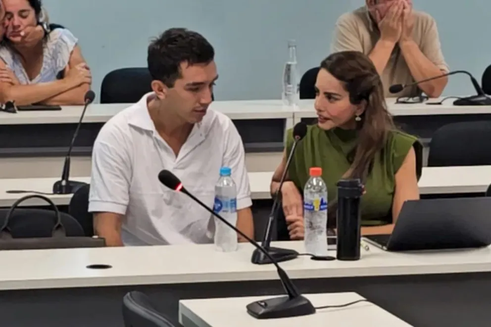 Soto solo dialogó brevemente con su abogada antes del inicio.  Foto gentileza: Ramiro Pereyra (La Voz)