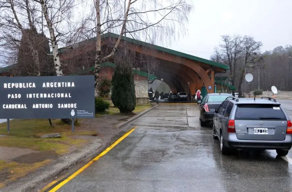 Establecen un procedimiento especial para el último vehículo que ingrese antes del cierre de las oficinas. 
