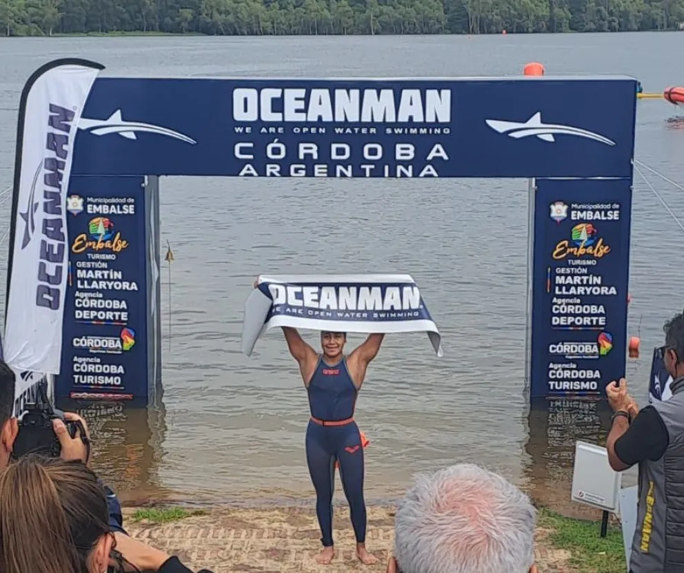 Mayte y una postal clásica: festejando otro brillante triunfo. Fotos: gentileza.