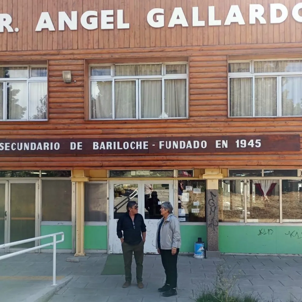 La Ministra de educación, Patricia Campos, recorrió edificios escolares en Bariloche. Foto: gentileza