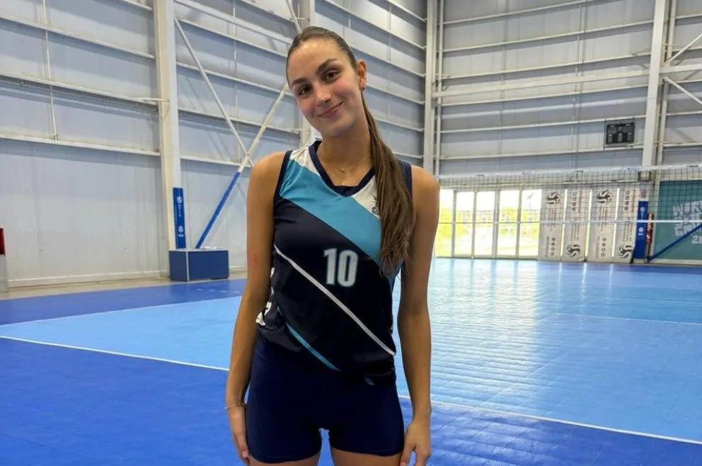 "Martu", con los colores de GEBA y ya mostrando su talento como central. Fotos: gentileza.