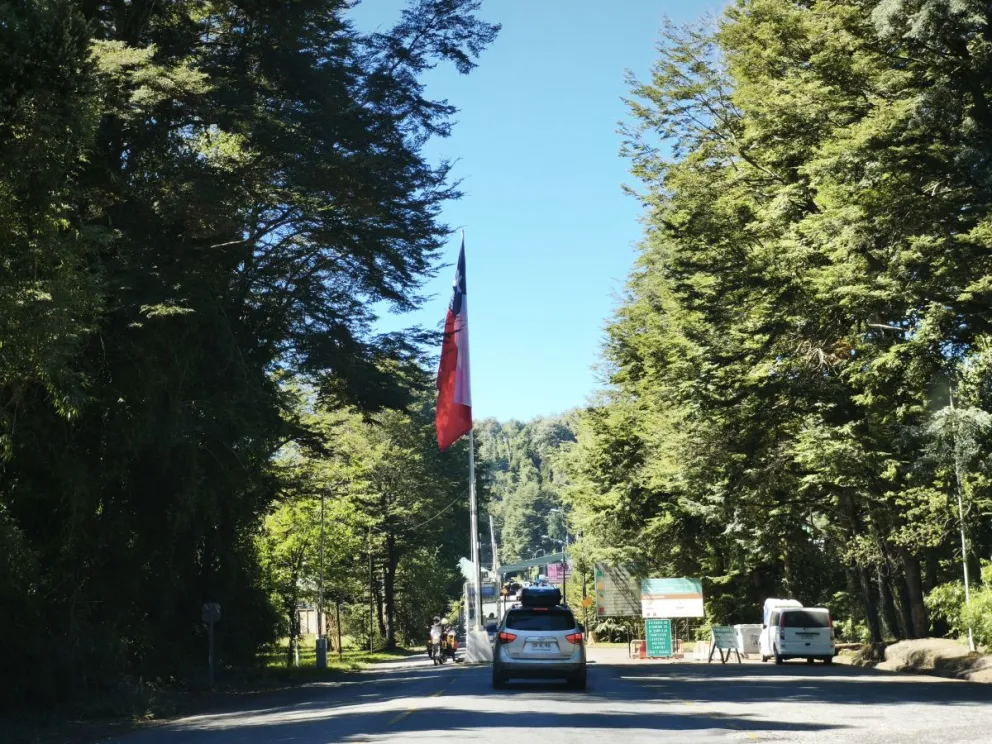 La medida retrasará una hora los relojes a partir del 5 de abril. Foto: Claudia Olate.