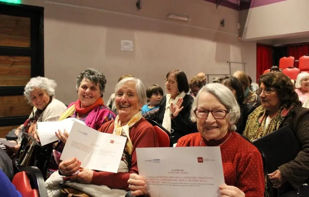 En 2024, más de 600 adultos mayores realizaron los cursos de UPAMI en la UNRN. Foto: Prensa UNRN.