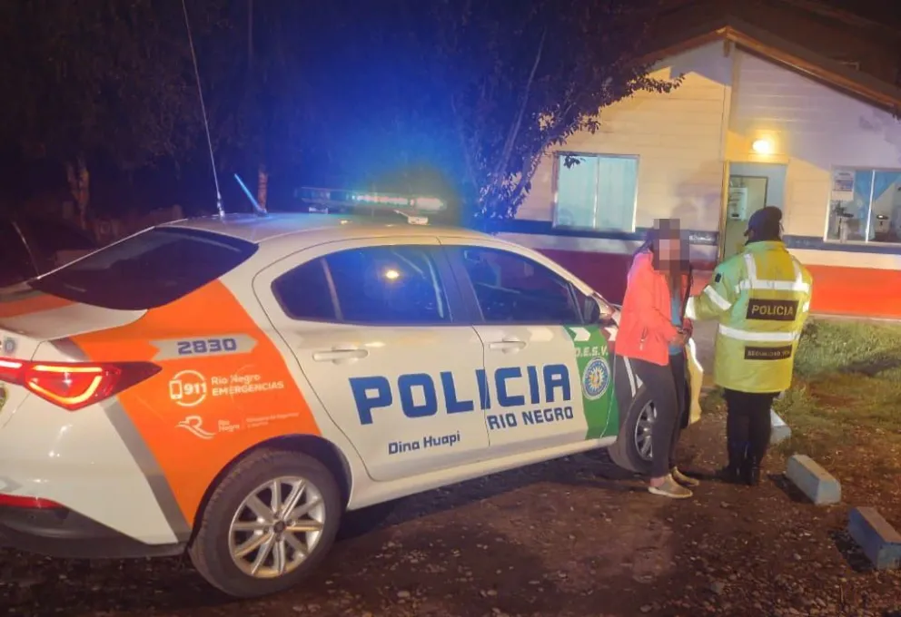 La detenida está involucrada en el homicidio de un hombre de 80 años, ocurrido en marzo de 2024. Foto: Prensa Policía de Río Negro.