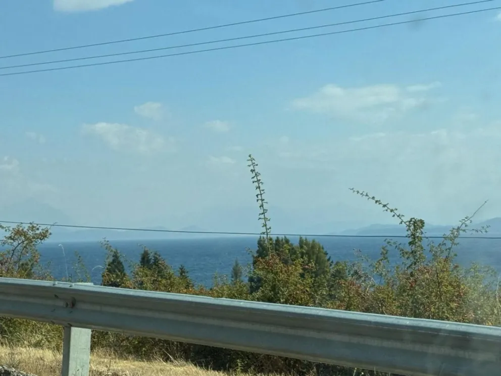 La presencia de humo fue alertada desde temprano. Foto ANB