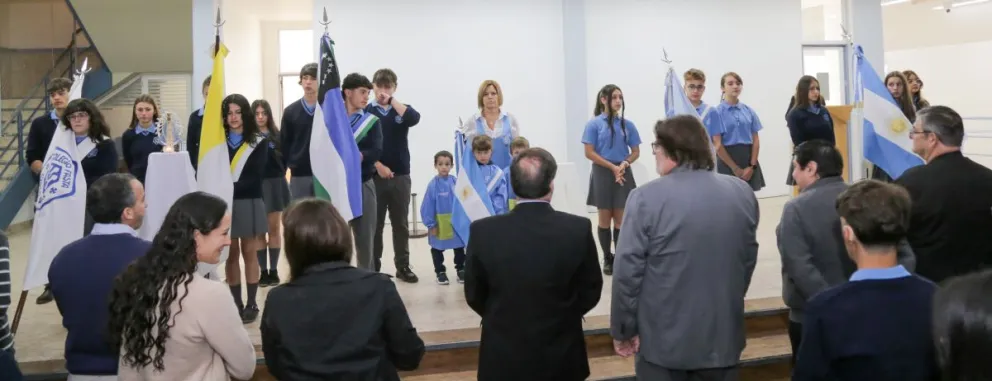 En el acto, se hizo la presentación formal del nuevo capellán del colegio, Padre Francisco Lázzaro. Fotos: Prensa FASTA.