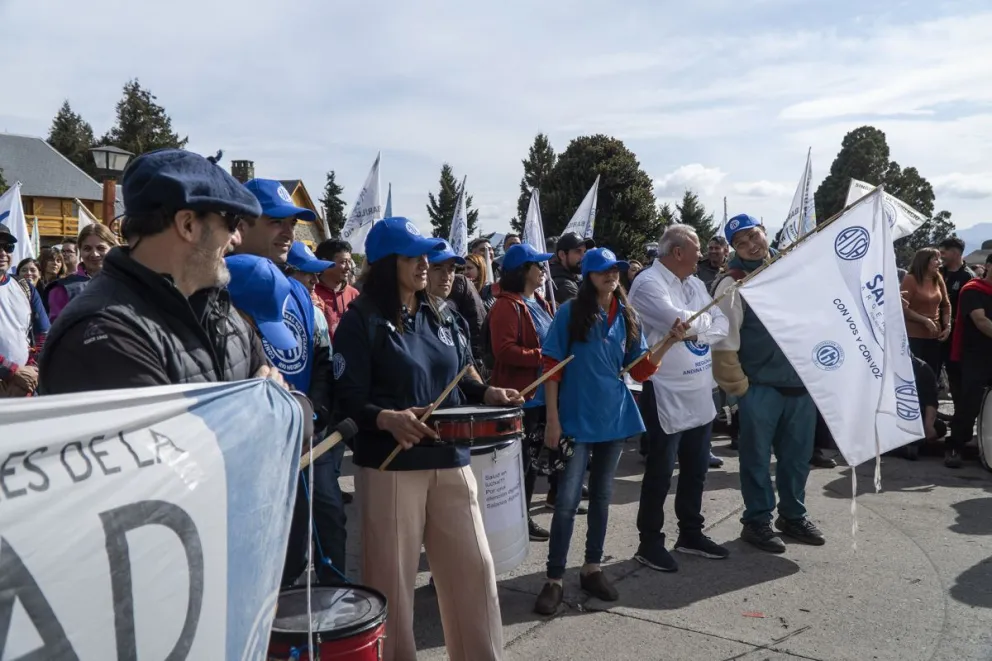 La CGT acompañó el reclamo de los jubilados, pero no marchará este jueves 10, día del paro nacional. Fotos: Marcelo Martínez.