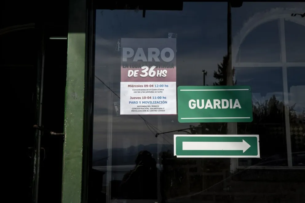 El paro general tuvo un alto nivel de adhesión en Bariloche. Foto: Marcelo Martínez.
