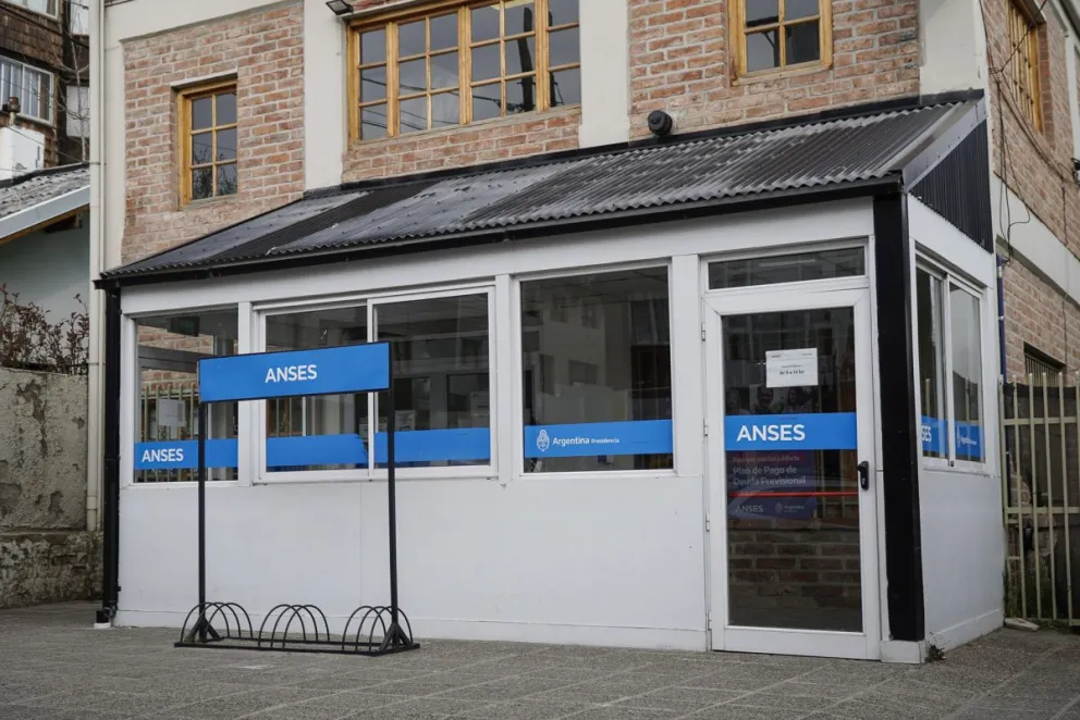 En septiembre seguirá vigente el bono previsional de $70.000 para quienes cobren menos de $390.220,69. Foto: Marcelo Martínez.