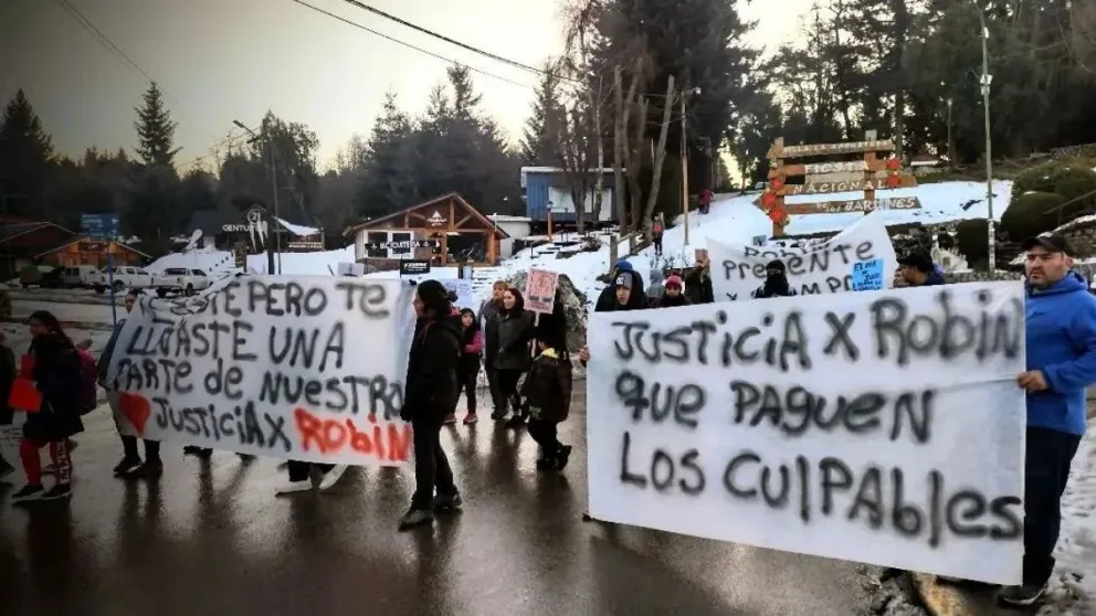 La defensa de la familia de Gatica sostuvo que los policías alteraron la escena de muerte, moviendo de lugar algunos objetos. 