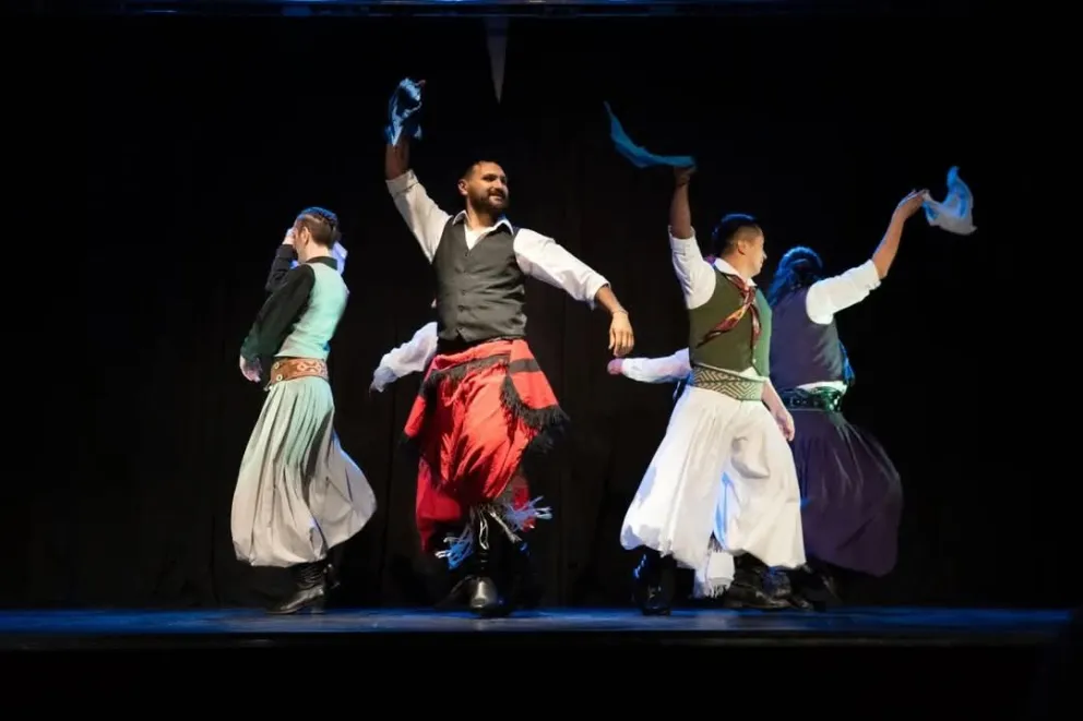 Las actividades comienzan a las 15:30 horas con una clase de danzas cubanas. Foto: Alma Mestiza.