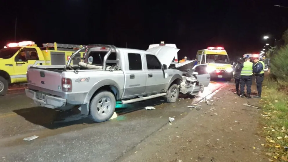 La violencia del impacto dejó el vehículo de menor porte con graves daños. Foto gentileza.  