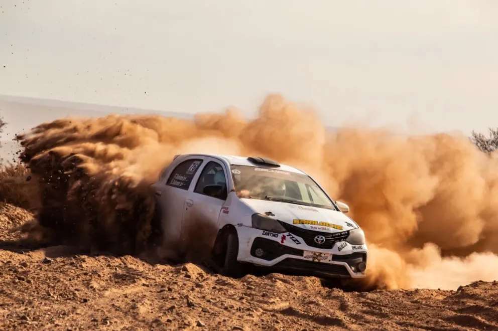 Facundo y Sebastián Galvani estarán en Añelo con el Toyota Etios. Foto: facebook Puesta a Punto.
