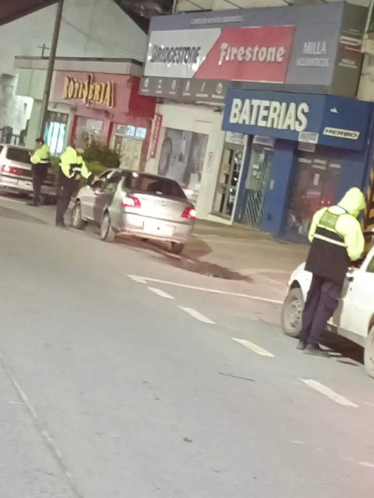 Dos vehículos fueron retenidos por realizar transporte de pasajeros sin habilitación.