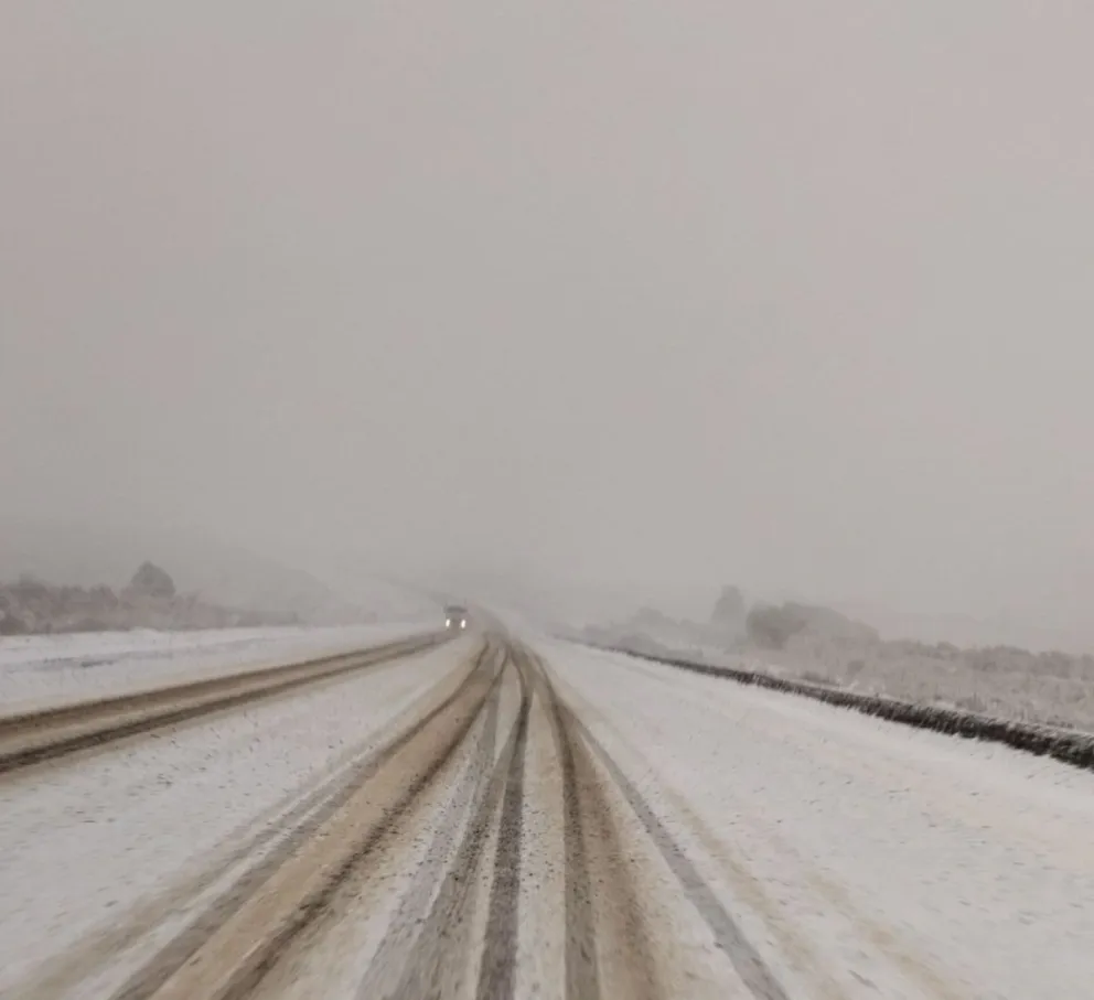 Recomiendan no transitar de noche y evitar las primeras horas de la mañana por las heladas. Foto: Vialidad Nacional.
