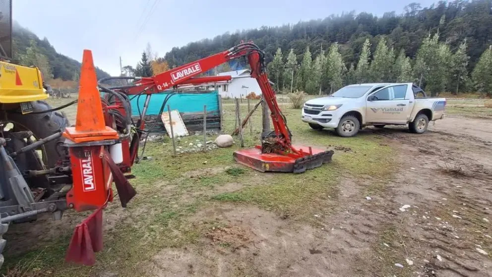 La obra busca garantizar la transitabilidad en una zona afectada por crecidas y desbordes de un brazo del río El Manso. Foto: Prensa Río Negro.