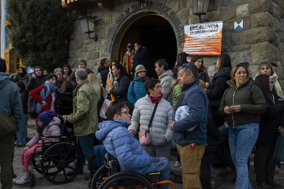 En Bariloche  la movilización fue pacífica y contundente. Foto: Marcelo Martínez