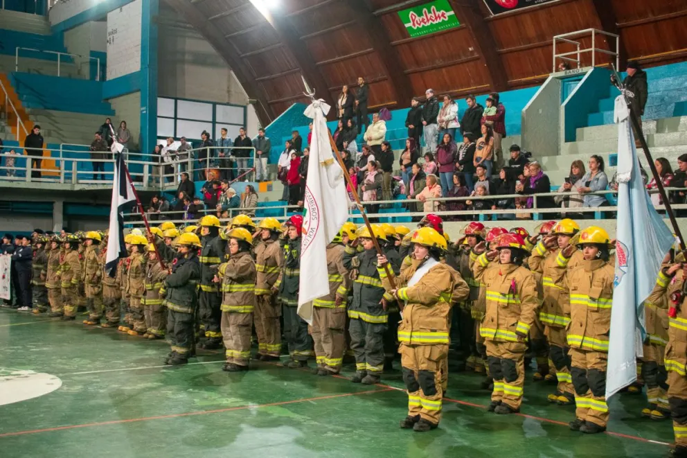 El acto central se realizó en el gimnasio Pedro Estremador bajo un ambiente de mucha emoción. Foto gentileza