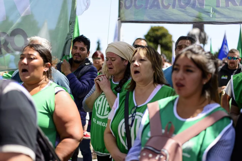 Los gremios volverán a pedir recomposición salarial. Foto archivo: Marcelo Martínez