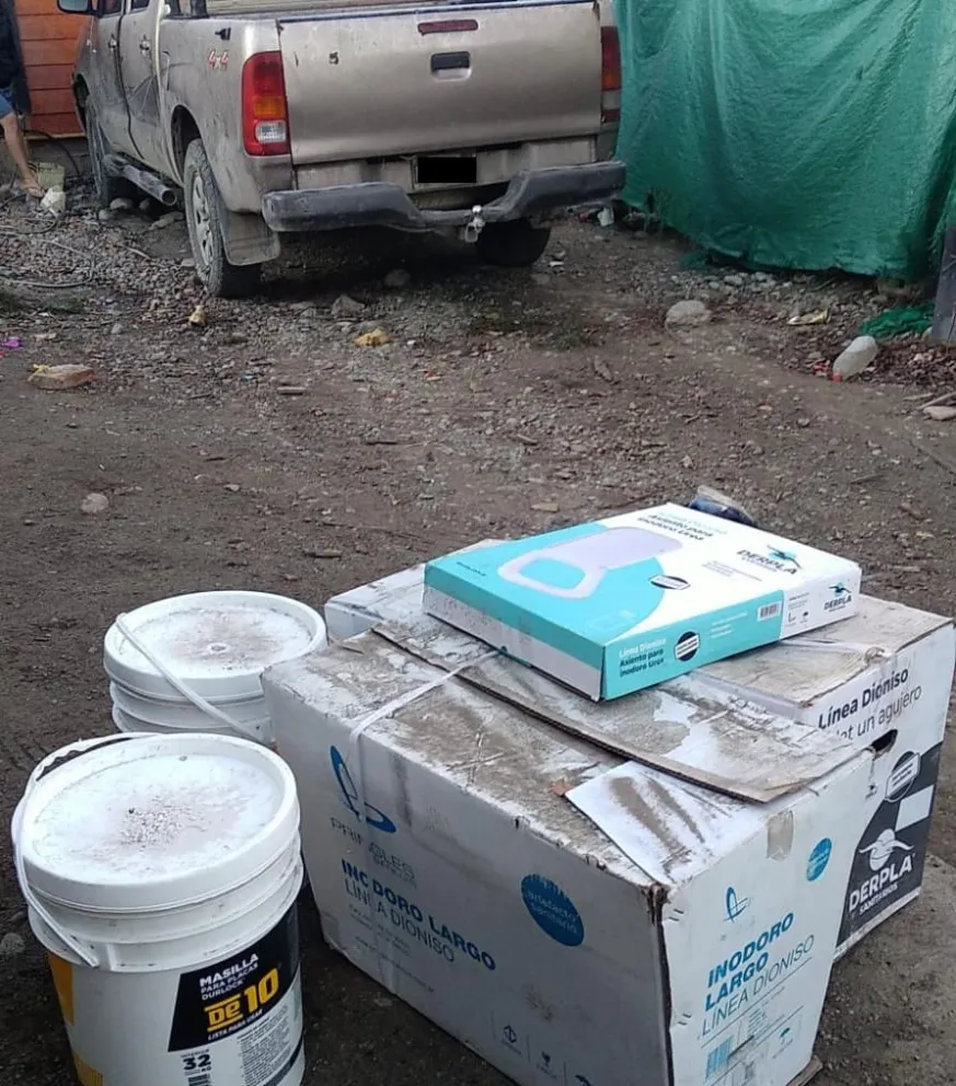 Los elementos robados en Dina Huapi fueron hallados en un domicilio de Bariloche. Foto gentileza