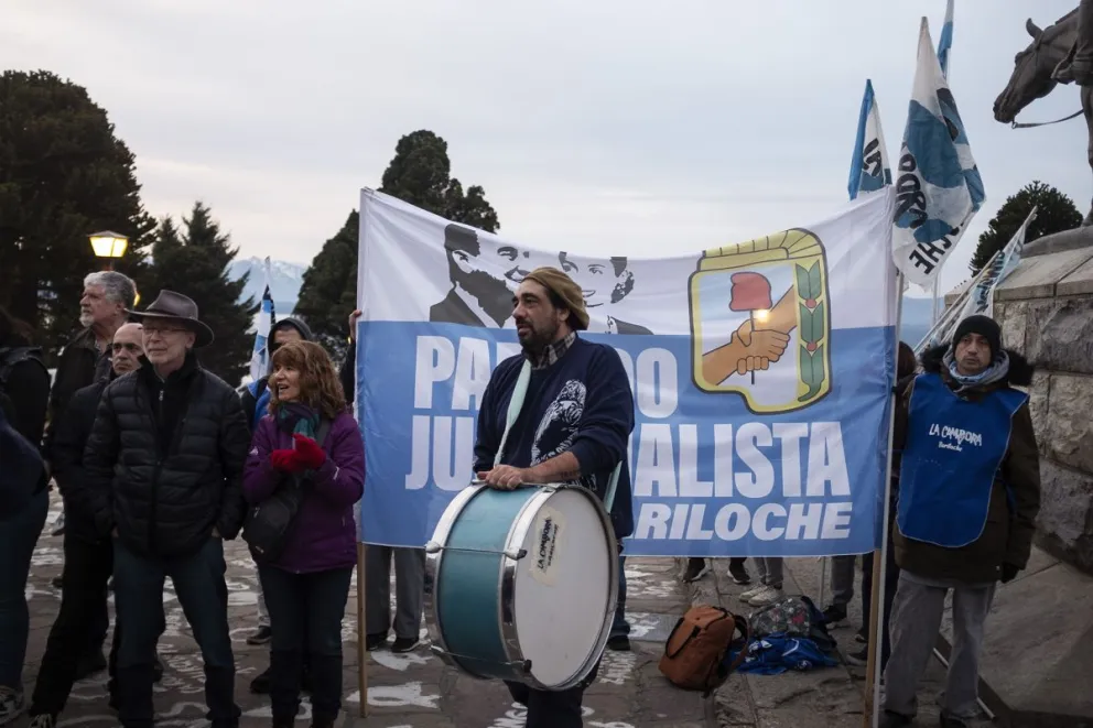 La concentración se realizó en el Centro Cívico y terminó en el Juzgado Federal. Fotos: Marcelo Martínez