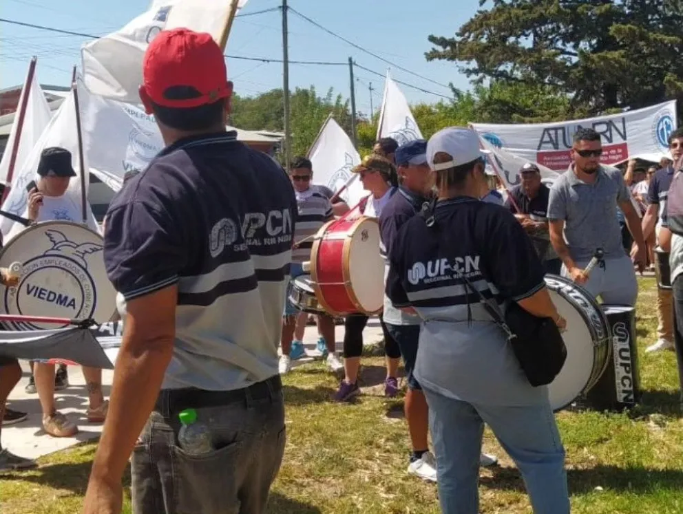 UPCN rechazó la propuesta del Gobierno, ATE define el martes. Foto gentileza.