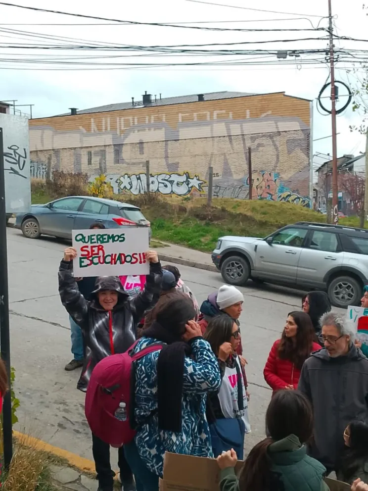 Desde marzo, los estudiantes de la ESJ N°3 cursan rotativamente en la sede de la ESRN N°36. Fotos: Gentileza.
